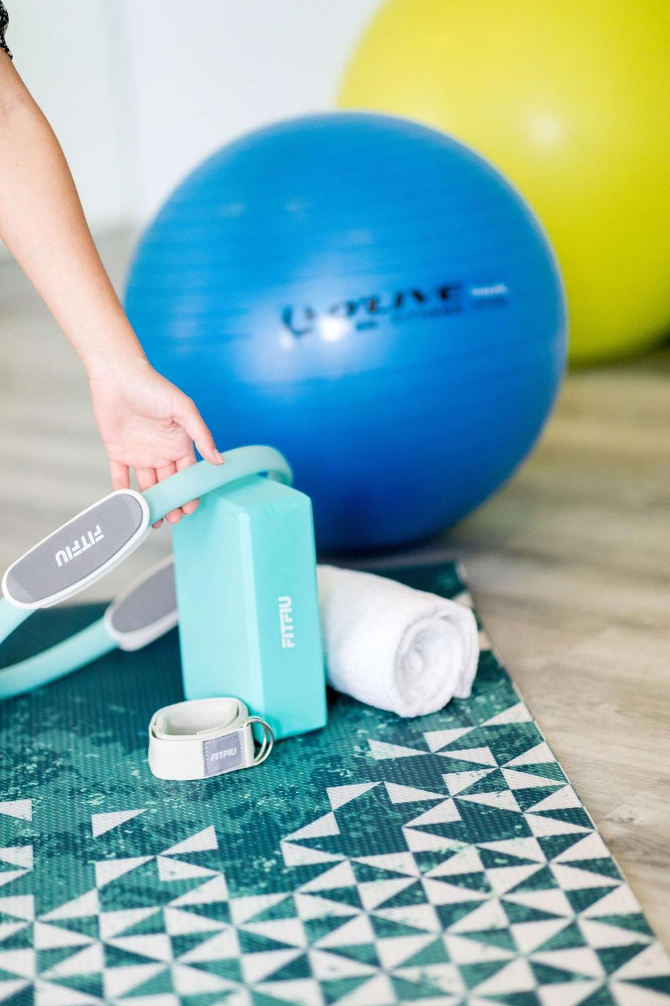 Hilton Mallorca Galatzo パゲラ エクステリア 写真 A yoga mat and a yoga ball