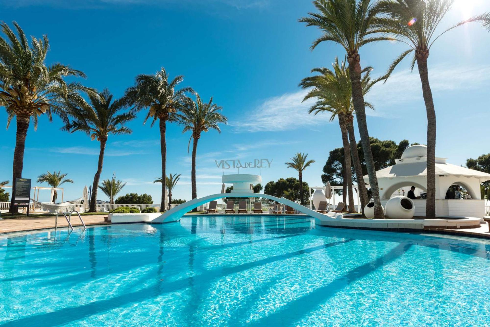 Hilton Mallorca Galatzo パゲラ エクステリア 写真 The swimming pool at the hotel