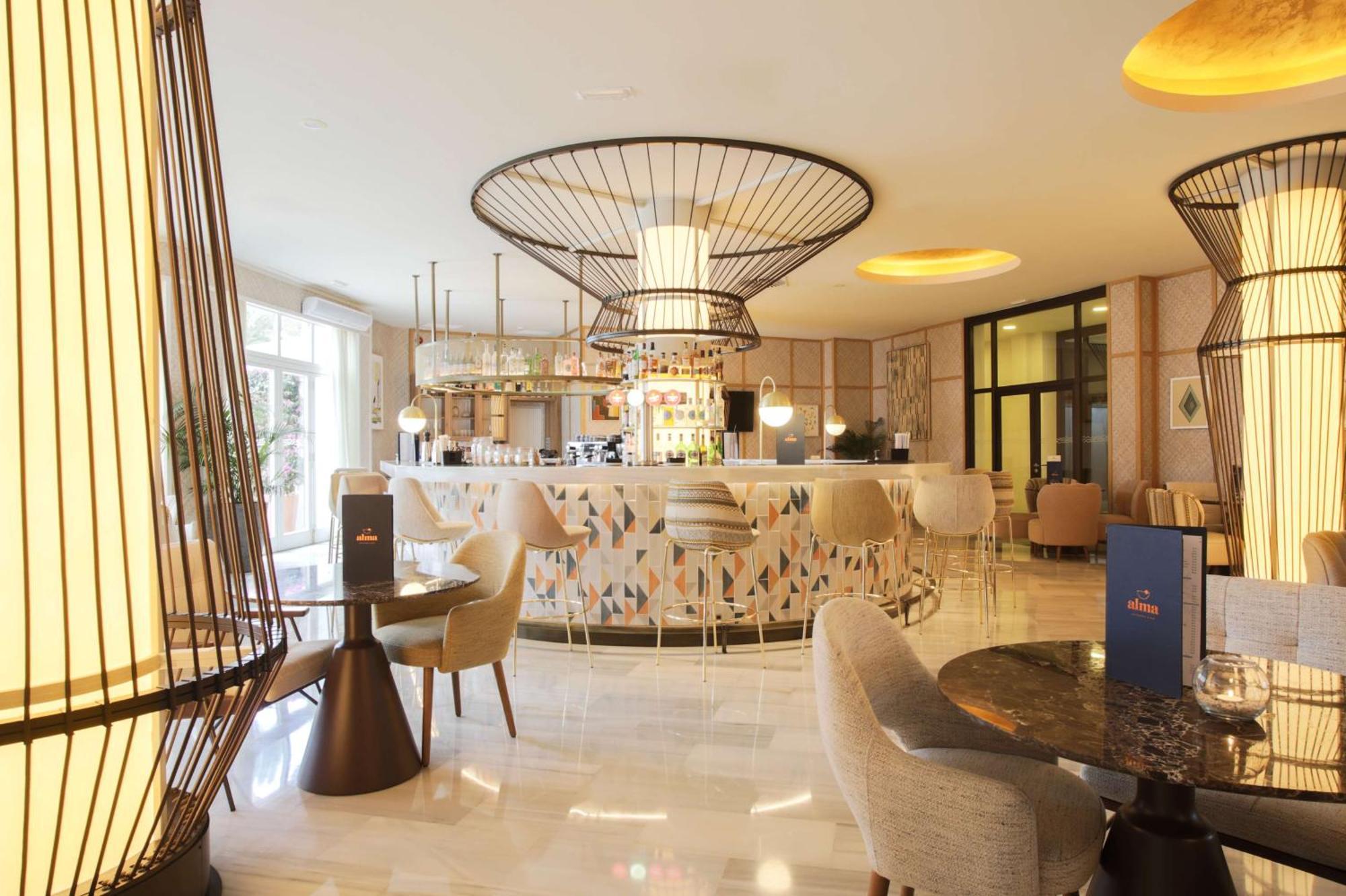 Hilton Mallorca Galatzo パゲラ エクステリア 写真 The bar at the hotel